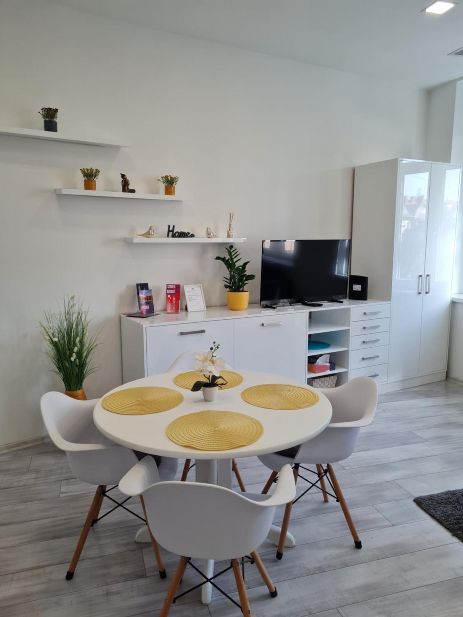 Napfeny Apartment *